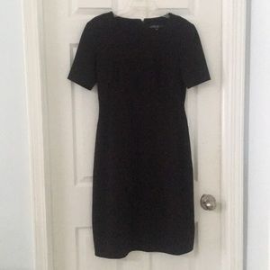 👗#24 Black comfortable pointe material dress.